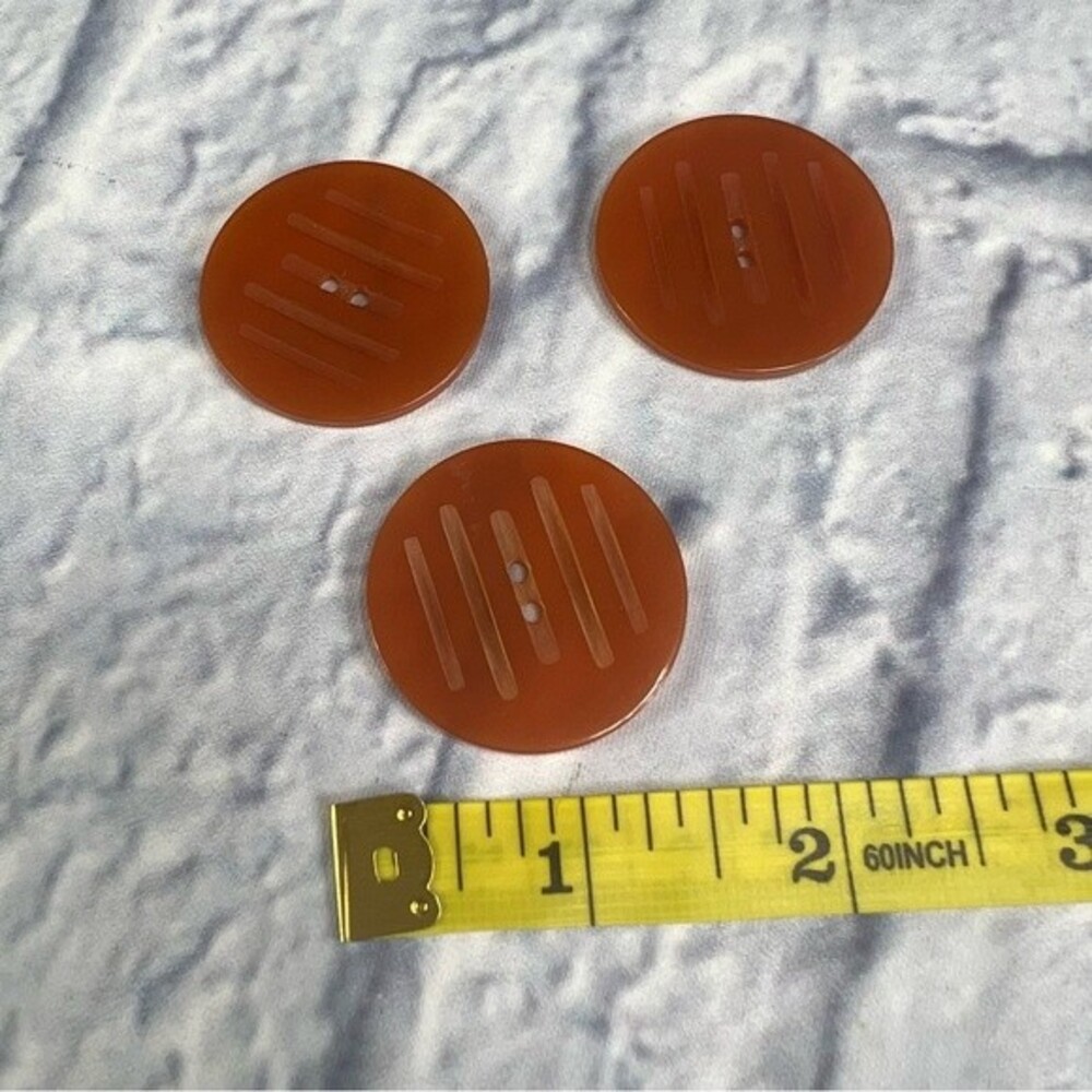 Bakelite vintage buttons!